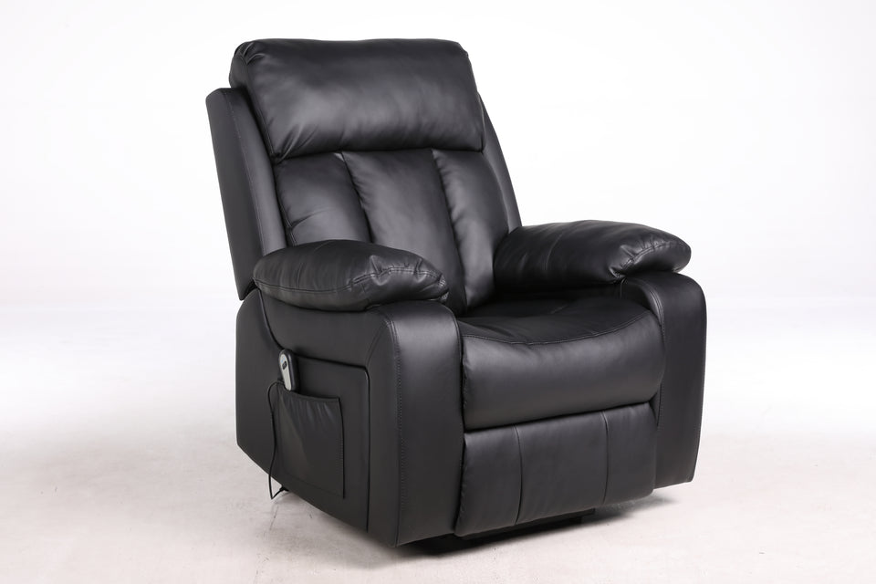 Sillón Senior negro visto de tres cuartos, con el control en el bolsillo